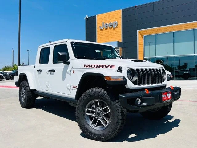New 2026 Bright White Clear-Coat Exterior Paint Jeep Mojave image 1