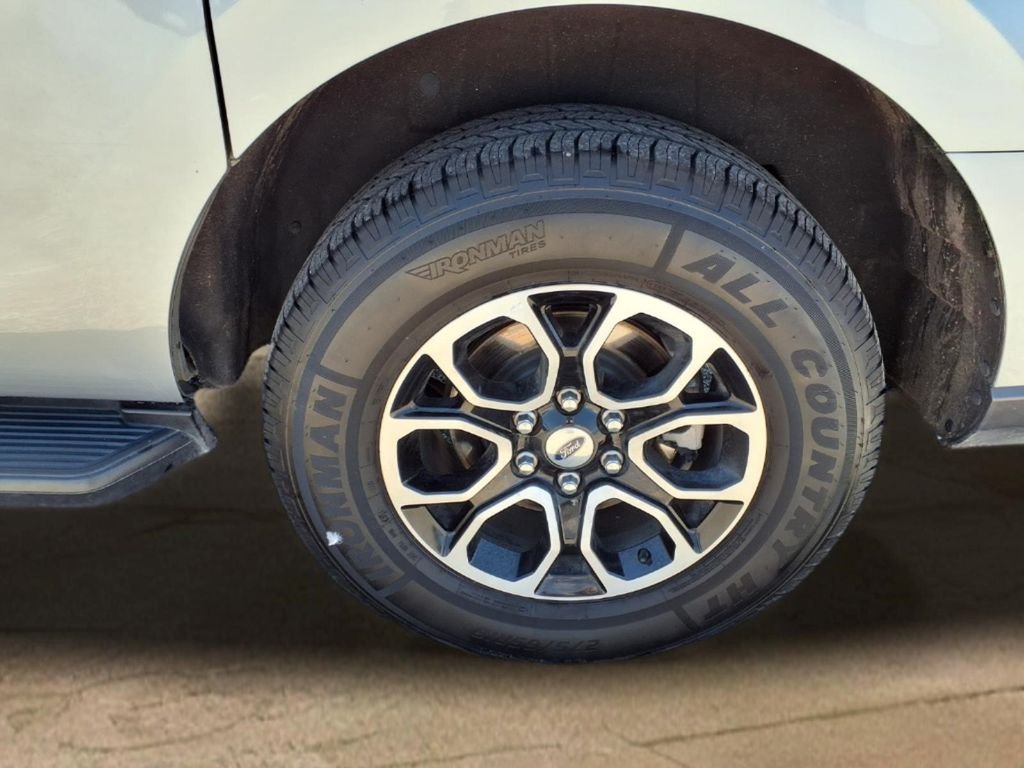 Used 2024 Silver Ford XLT image 26