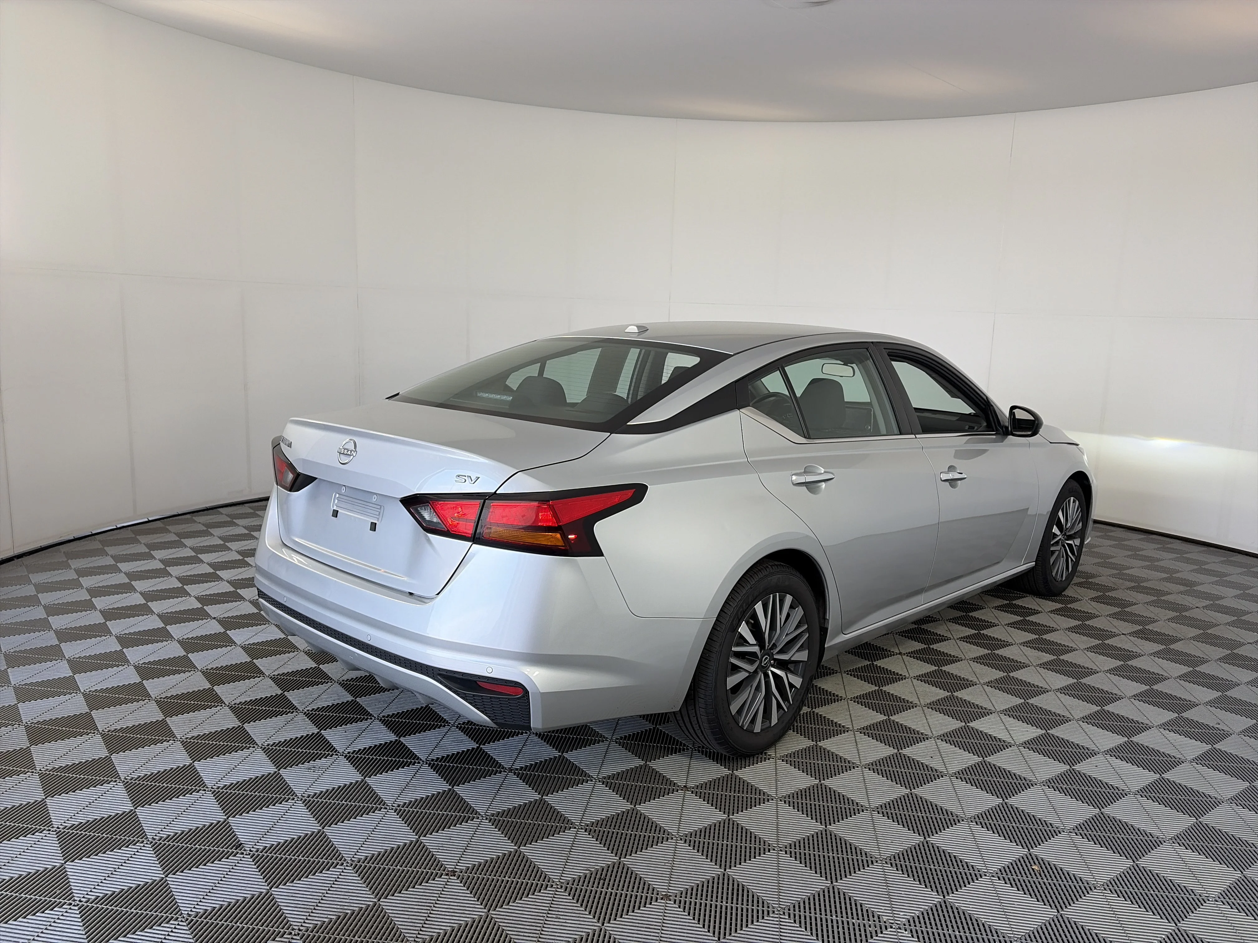 Used 2024 Brilliant Silver Metallic Nissan 2.5 SV image 11