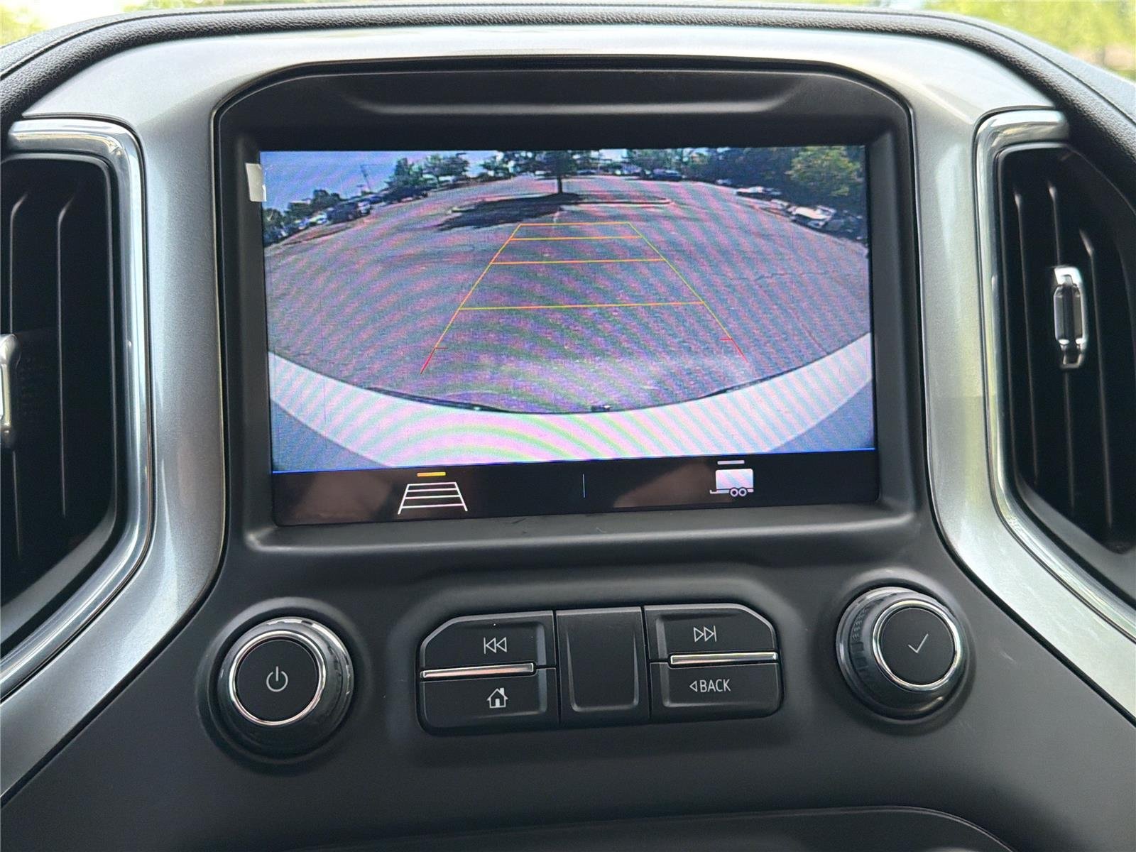 Used 2020 Iridescent Pearl Tricoat Chevrolet LT image 4