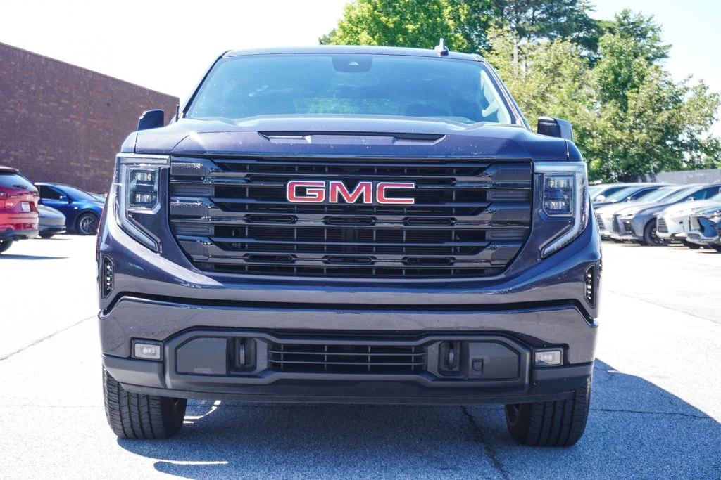 Used 2023 Silver GMC Elevation image 33