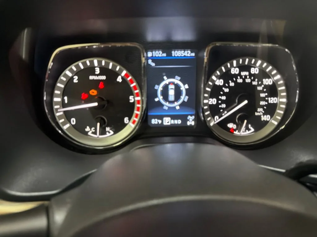 Used 2019 Gun Metallic Nissan SL image 26