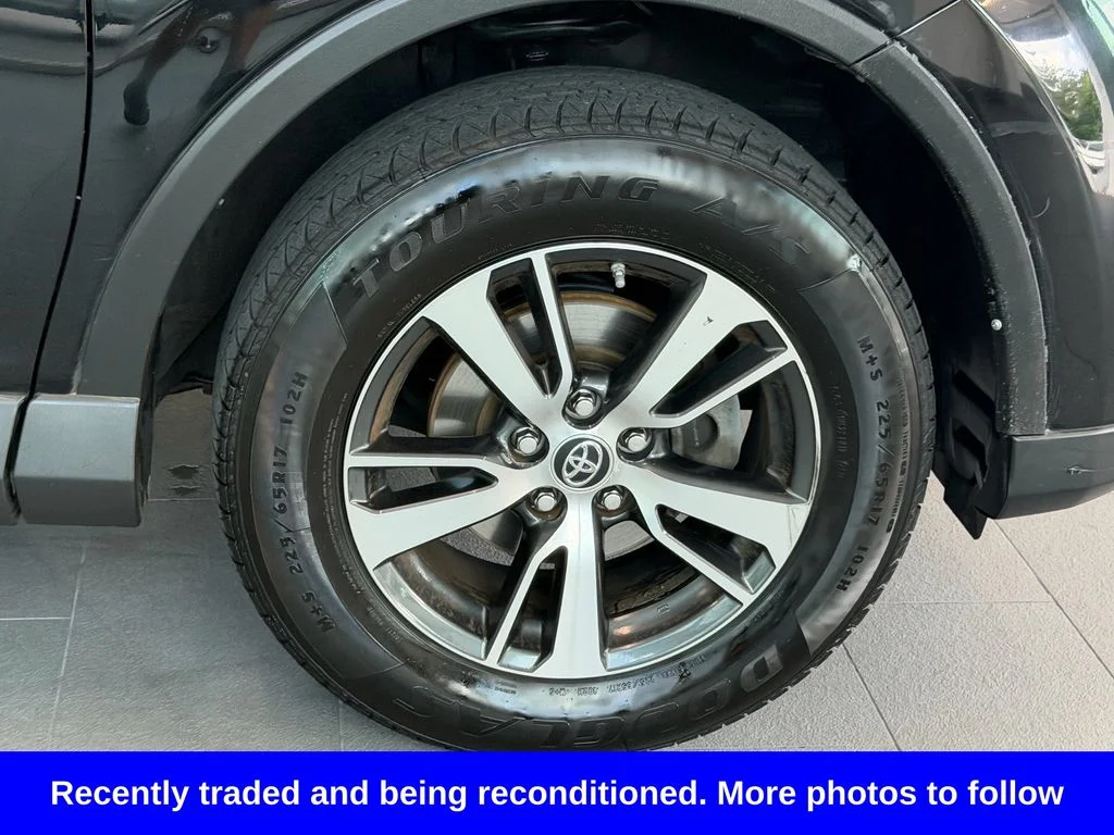 Used 2018 Black Toyota XLE image 8