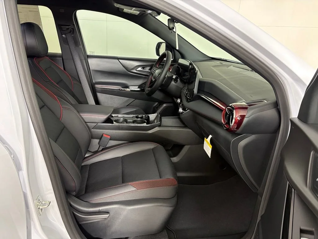 New 2027 Polar White Tricoat Chevrolet RS image 18