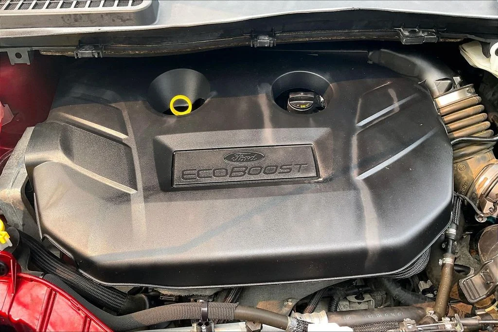 Used 2017 Red Ford SE image 11