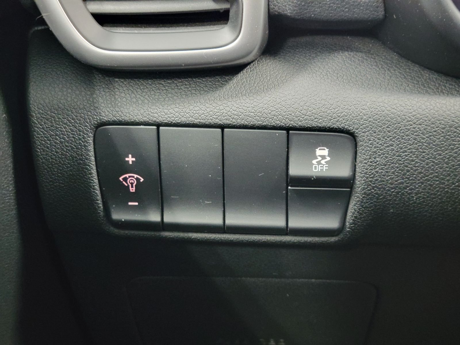 Used 2019 White Kia LX image 14