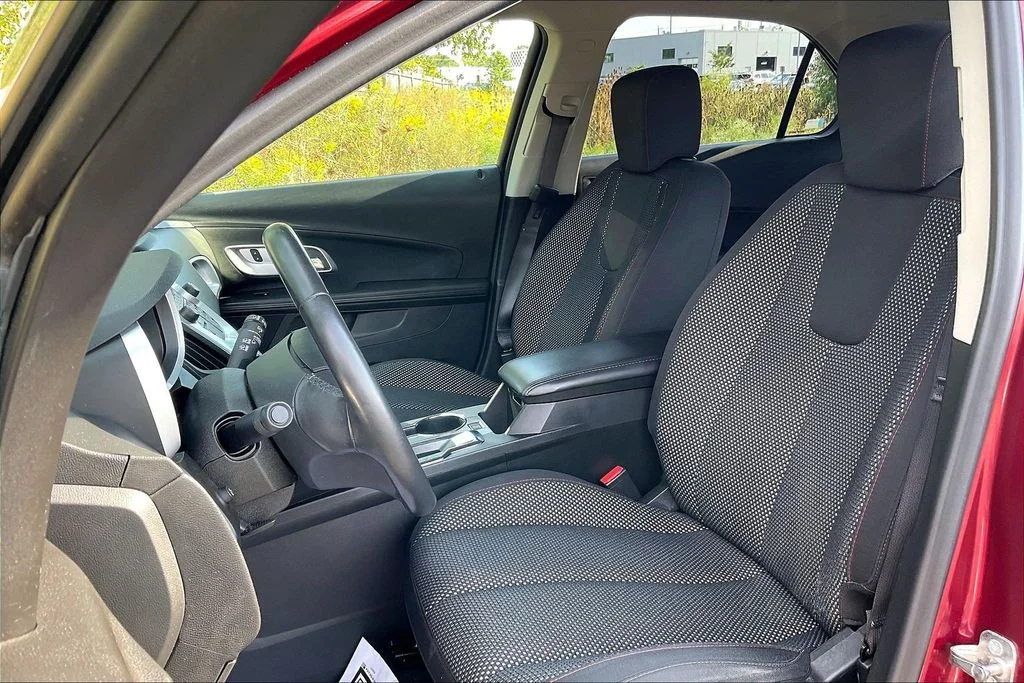 Used 2017 Red Chevrolet LT image 25