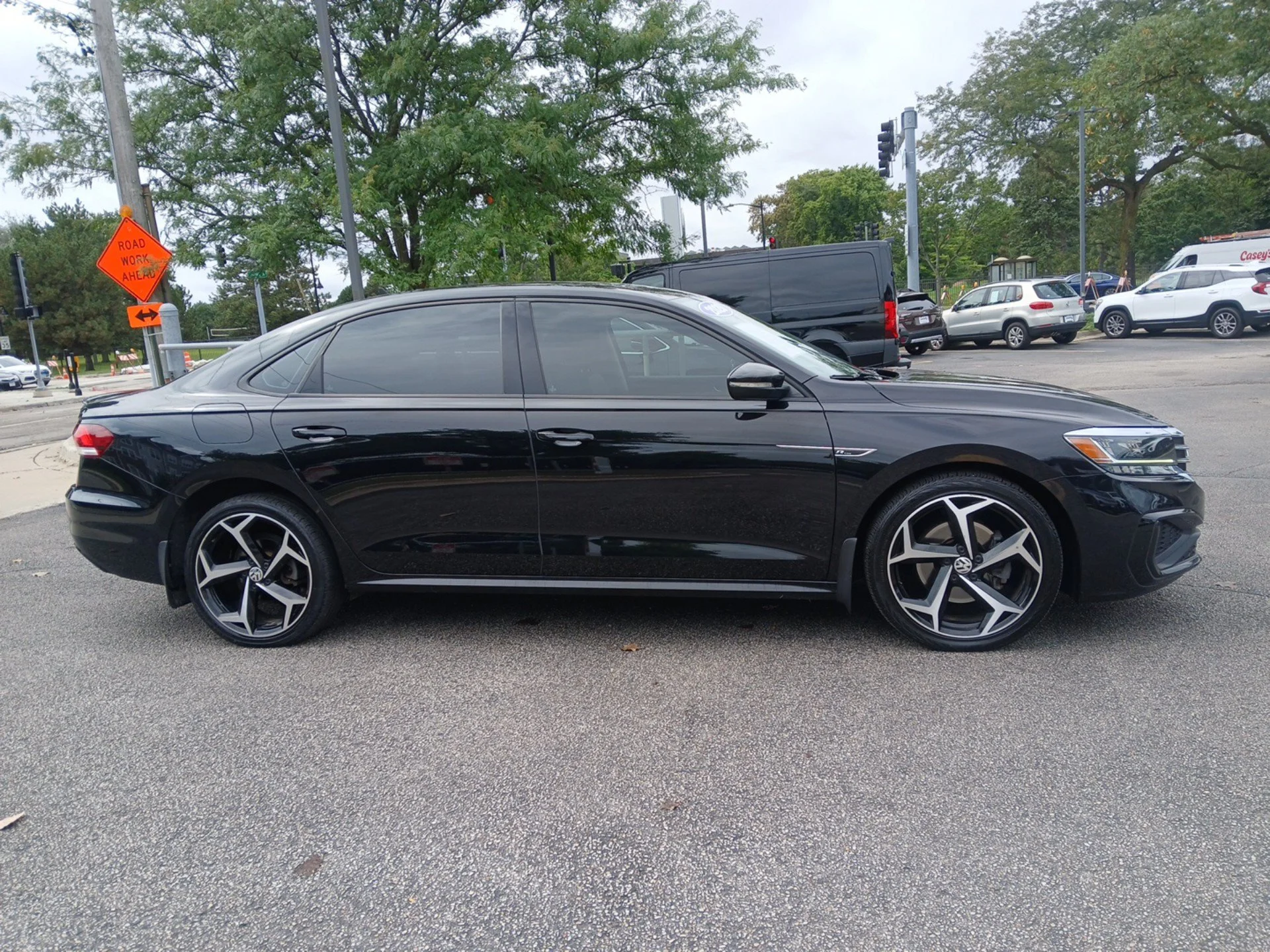 Used 2020 Deep Black Pearl Volkswagen 2.0T R-Line image 3