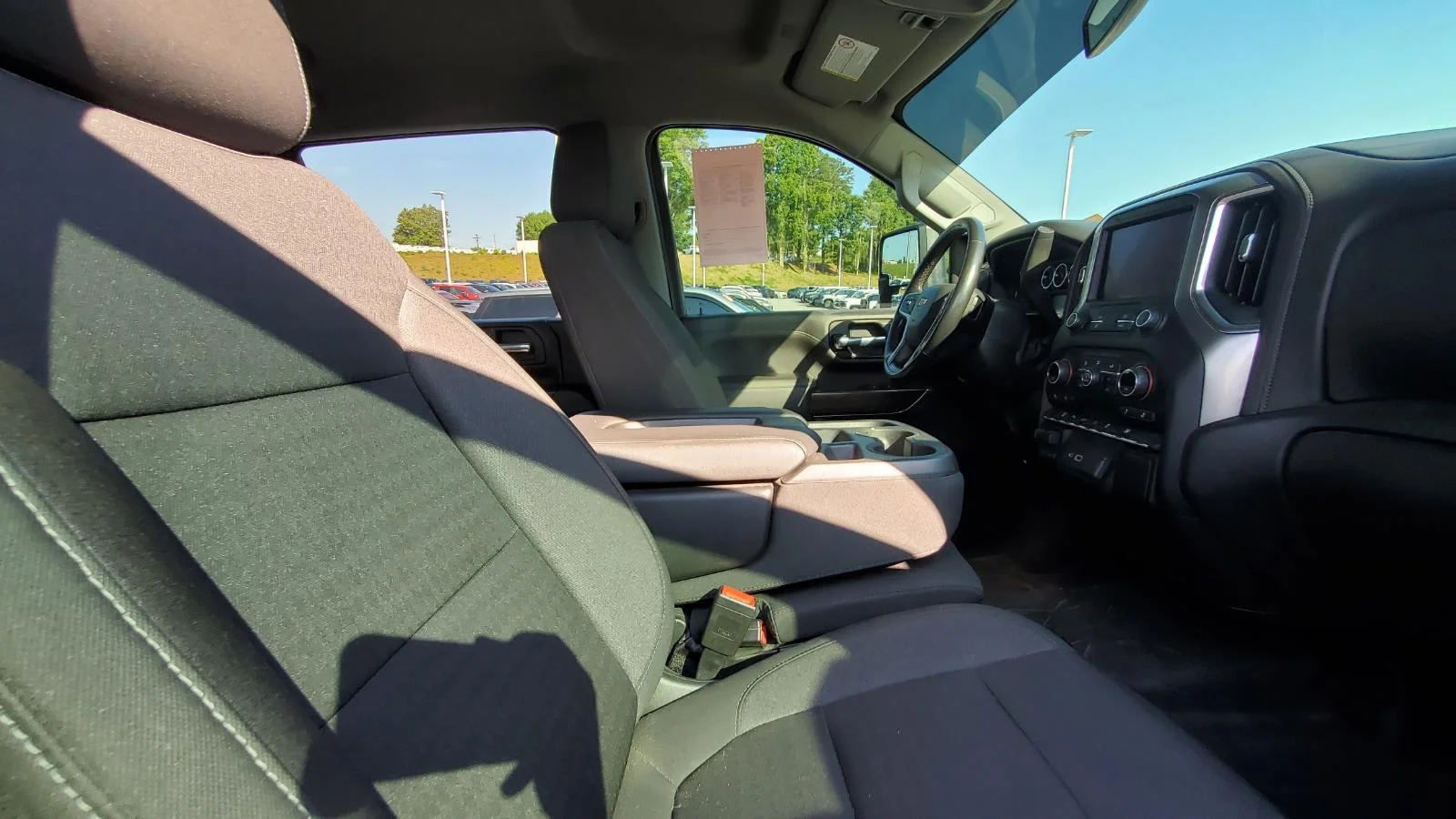 Used 2021 SUMMIT WHITE Chevrolet LT image 4