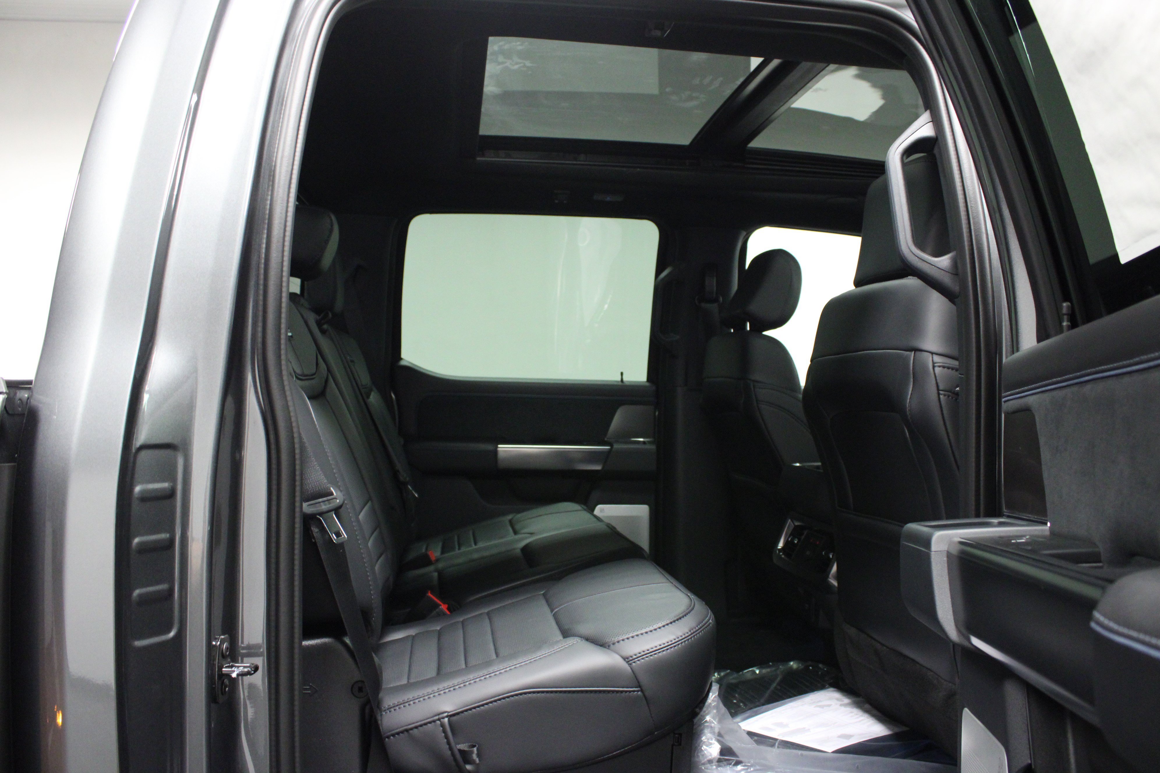 New 2026 Carbonized Gray Metallic Ford Platinum image 15