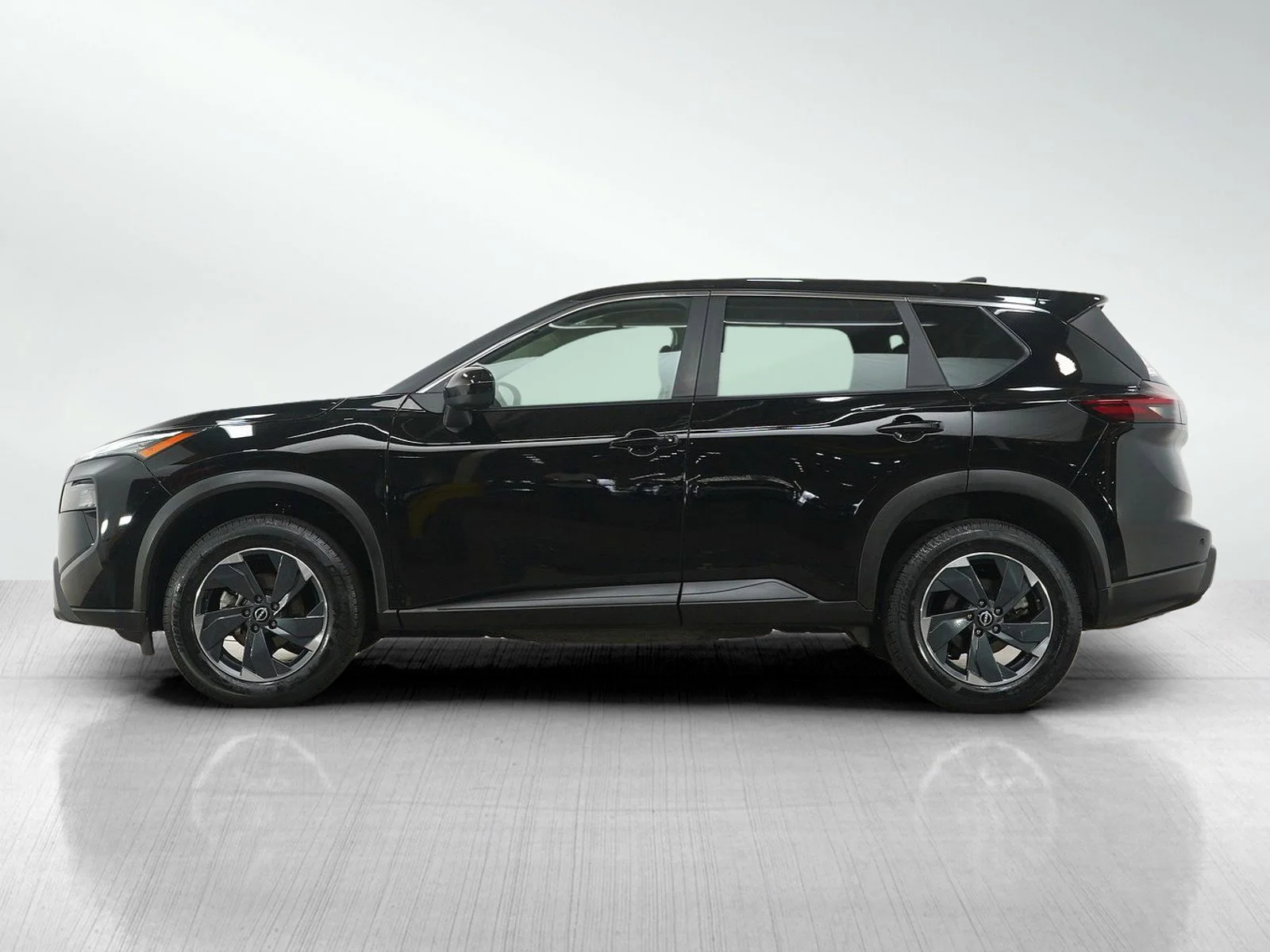Used 2025 Nissan Rogue SV with VIN 5N1BT3BB0SC841832 for sale in Minneapolis, Minnesota