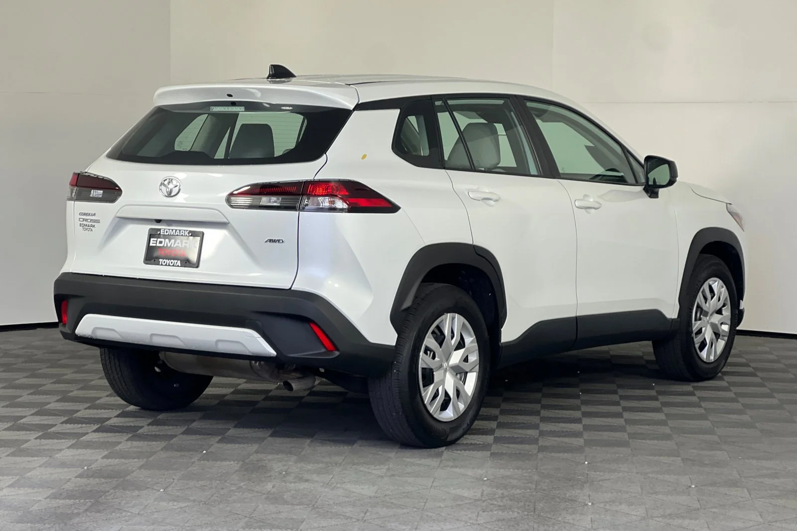 Certified Used 2026 Wind Chill Pearl Toyota L image 3