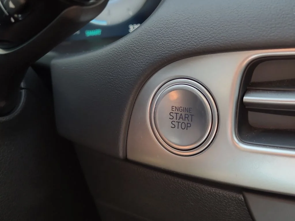 Used 2025 Red Hyundai SEL Premium image 31