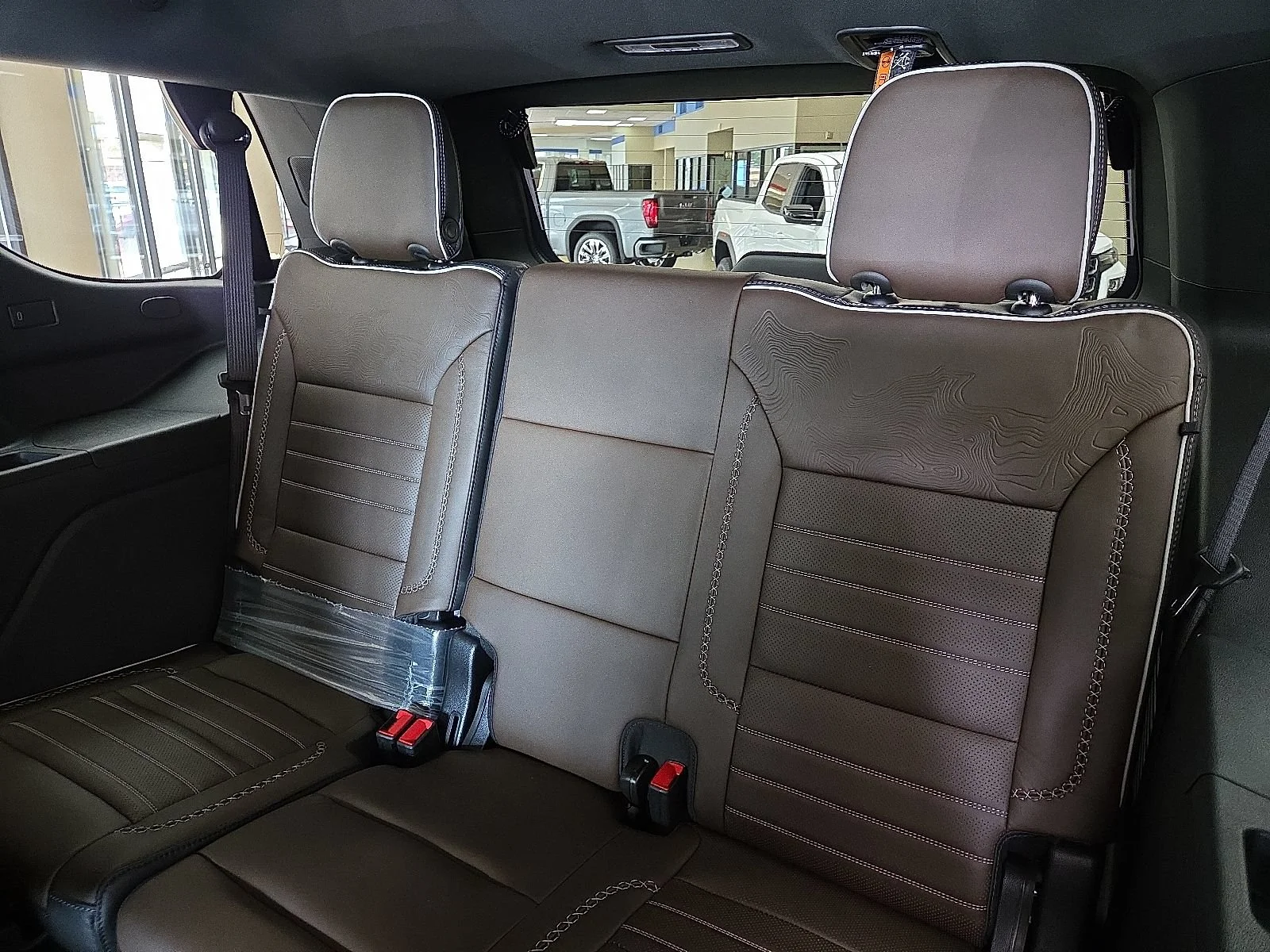 2026 GMC Yukon Denali Ultimate - Photo 8