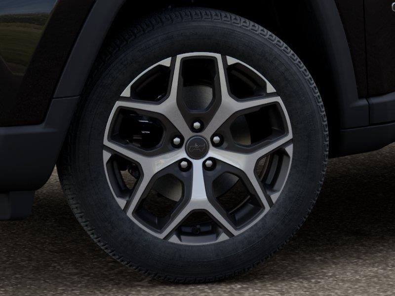 New 2026 Diamond Black Crystal Pearl-Coat Exterior Paint Jeep Limited image 8