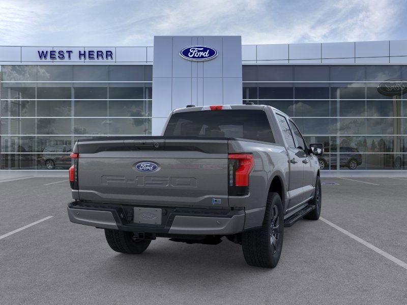 2025 Ford F-150 Lightning Flash - Photo 8