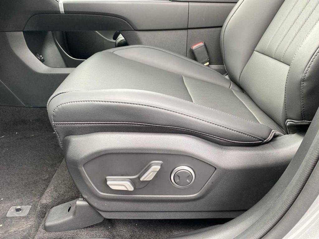 New 2026 Silver Hyundai SEL FWD image 27