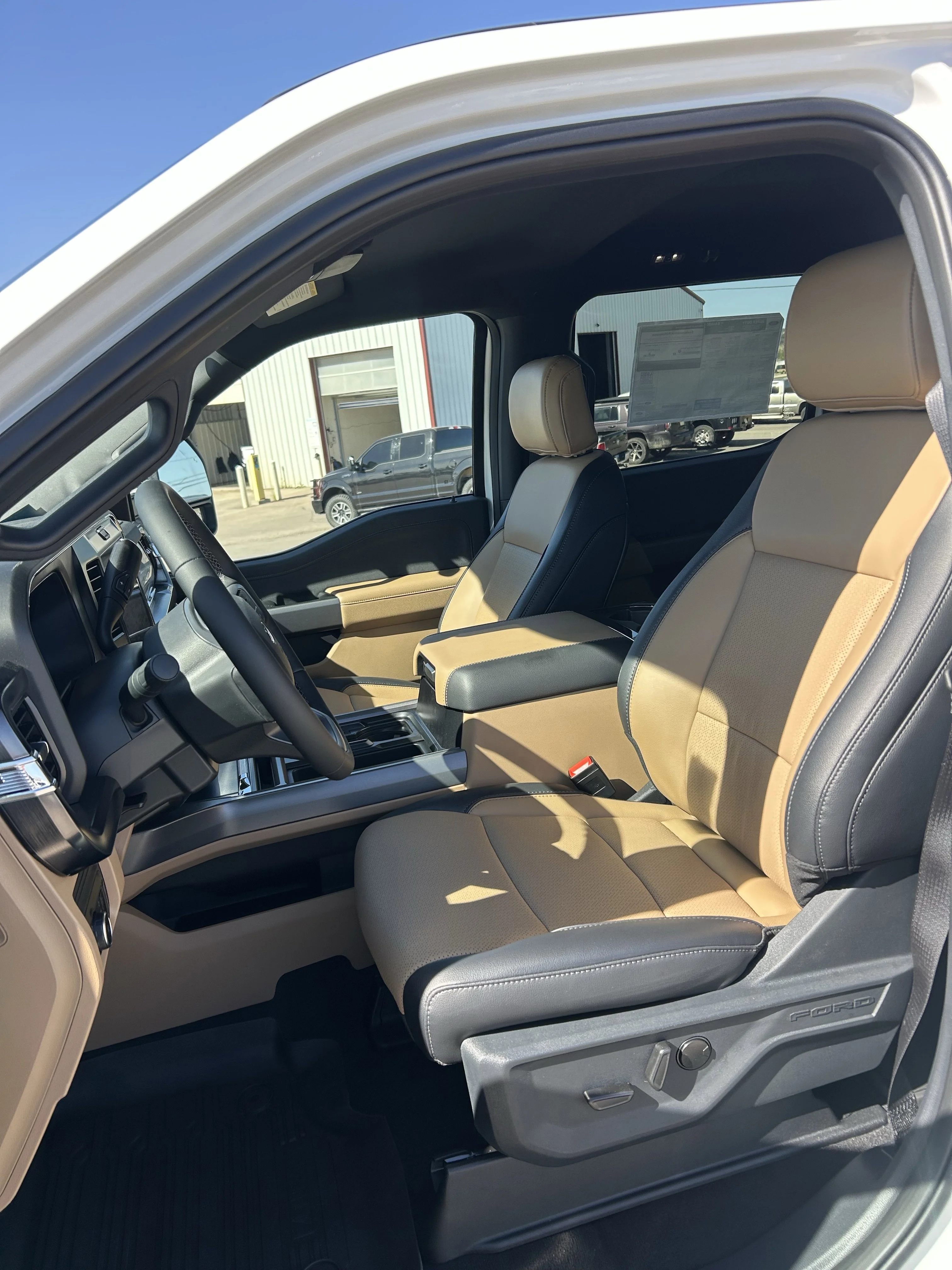 New 2026 Star White Metallic Tri-Coat Ford LARIAT image 17