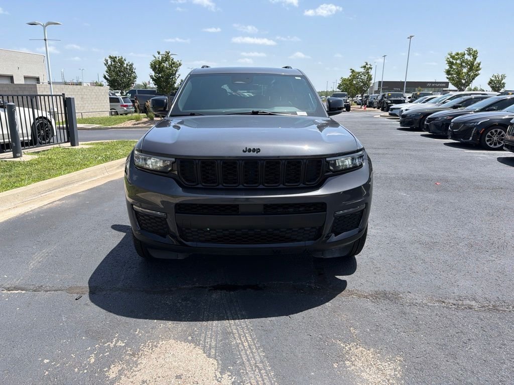 Used 2025 Gray Jeep Limited image 2