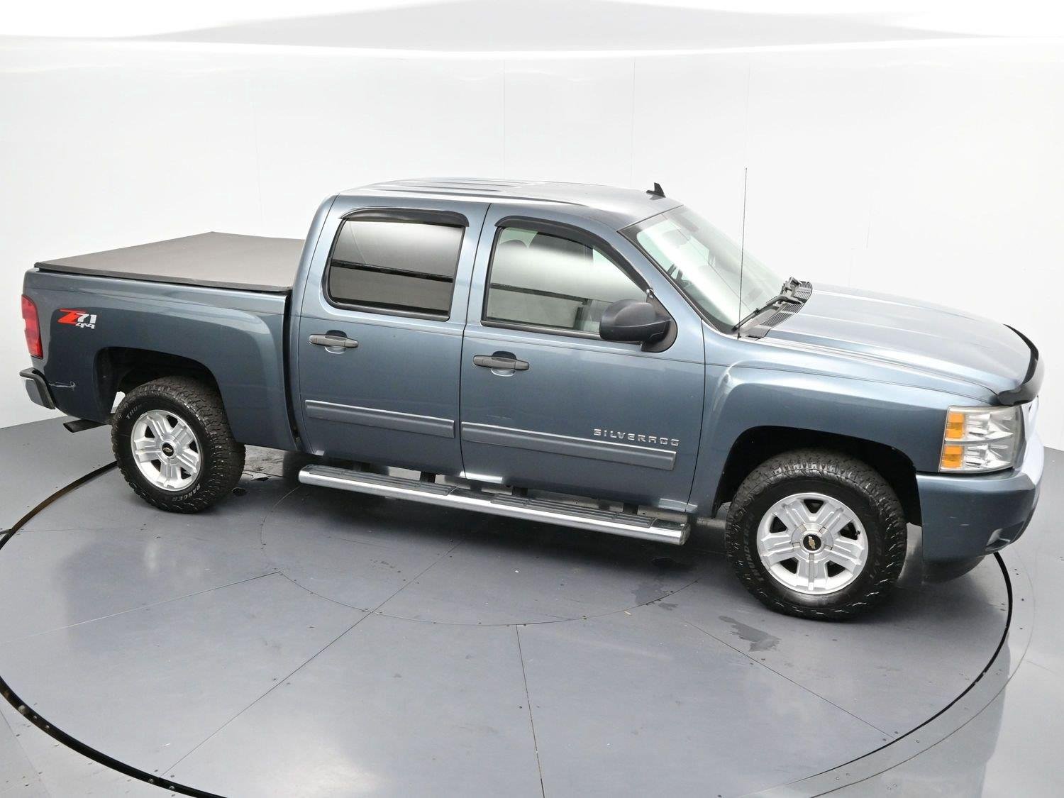 Used 2011 Blue Granite Metallic Chevrolet LT image 32