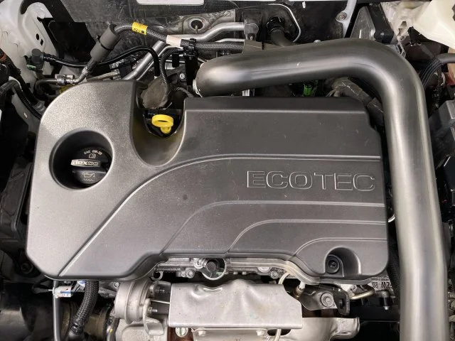 Used 2024 White Chevrolet LT image 25