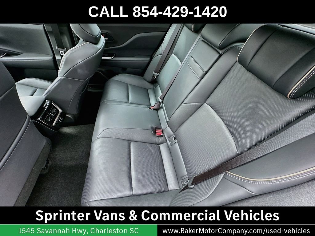 Used 2025  Toyota Platinum image 25
