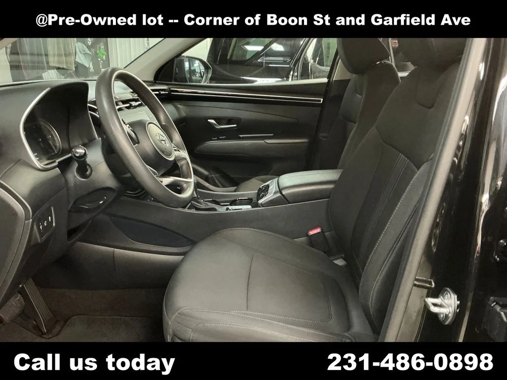 Used 2023 Black Hyundai SEL image 17