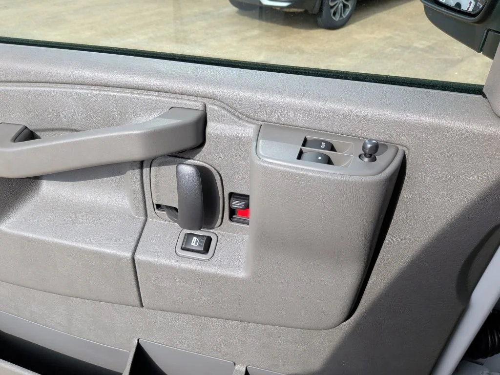 2025 Chevrolet Express Cargo Work Van - Photo 11