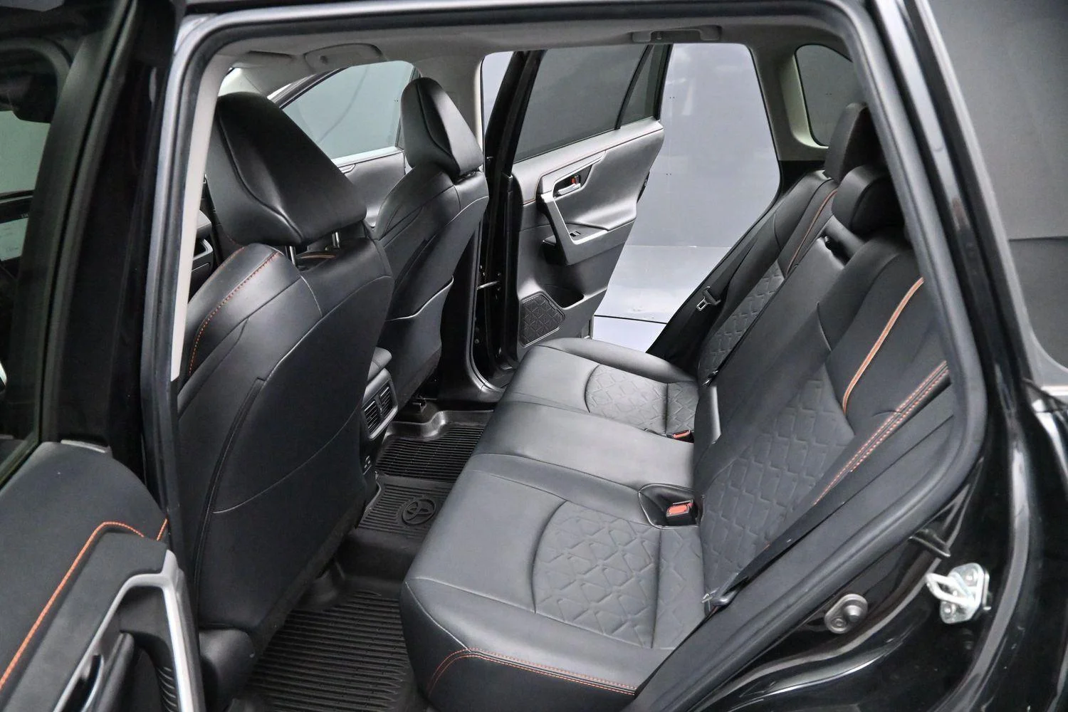 Used 2022 Midnight Black Metallic Toyota Adventure image 31