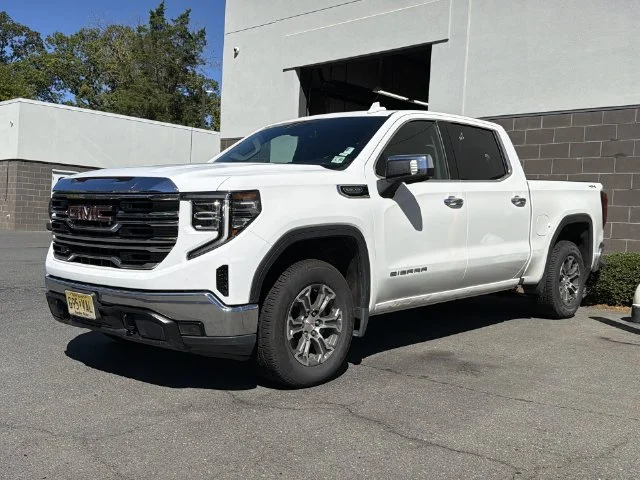 Used 2025 White GMC SLT image 2