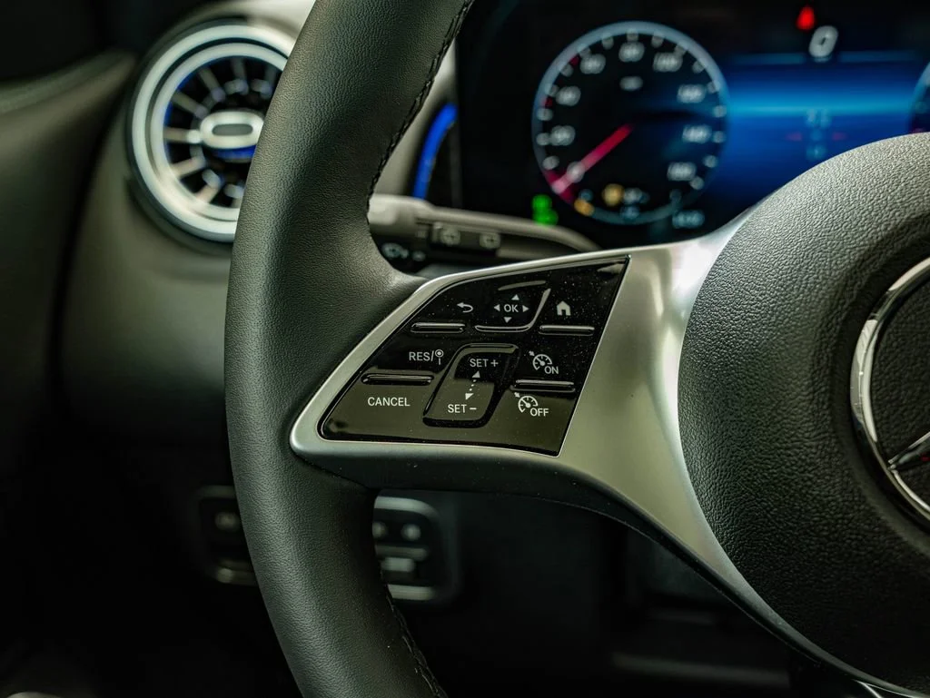 New 2026 Polar White Mercedes-Benz GLB 250 image 18