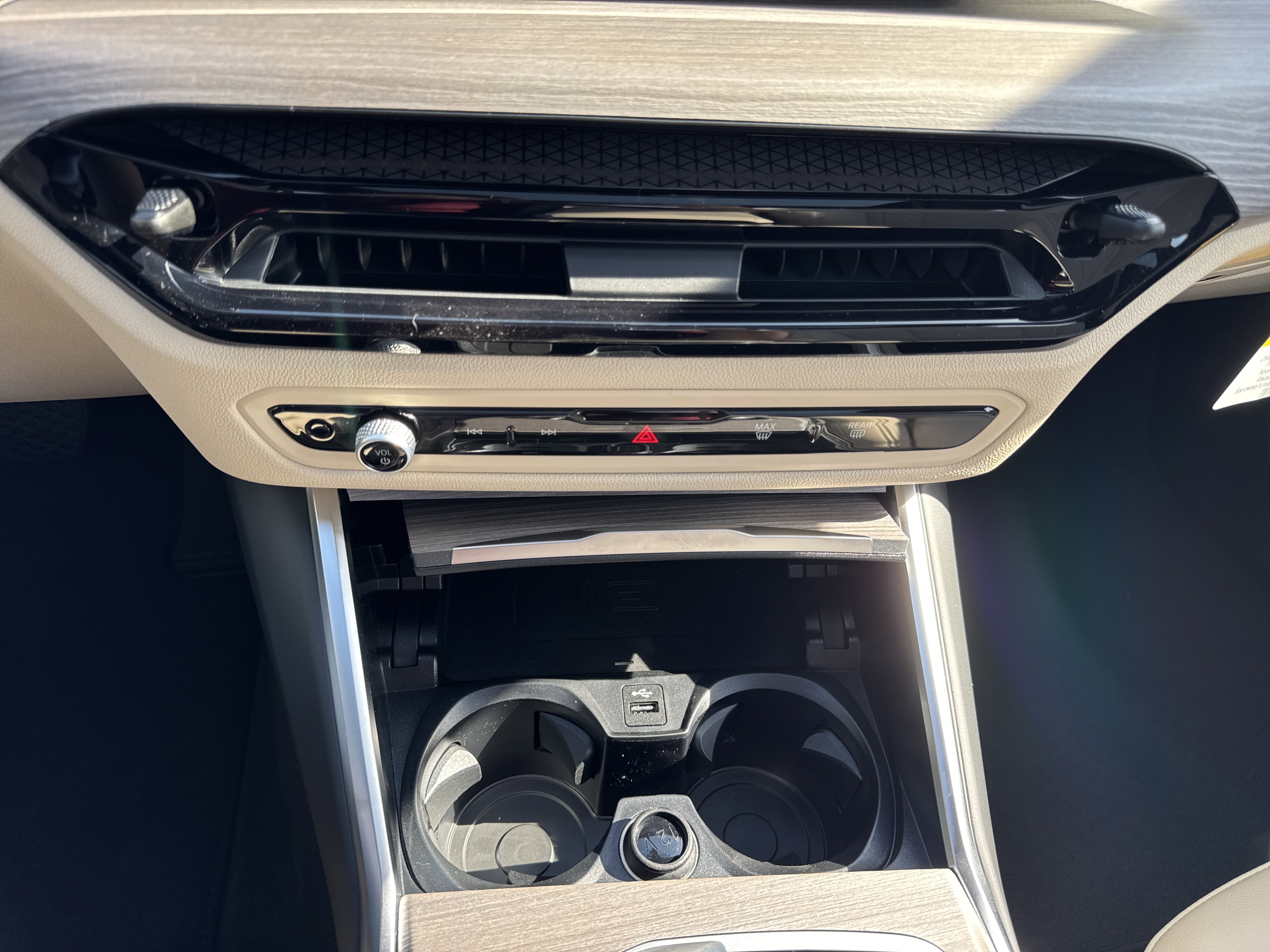 New 2026 ALPINE WHITE BMW 330i image 15