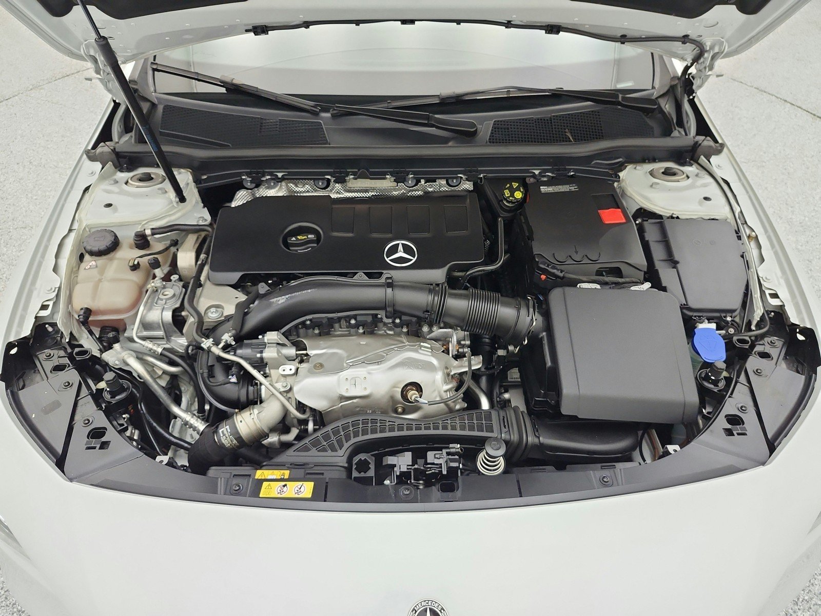 Used 2023 Digital White Metallic Mercedes-Benz CLA 250 Coupe image 17