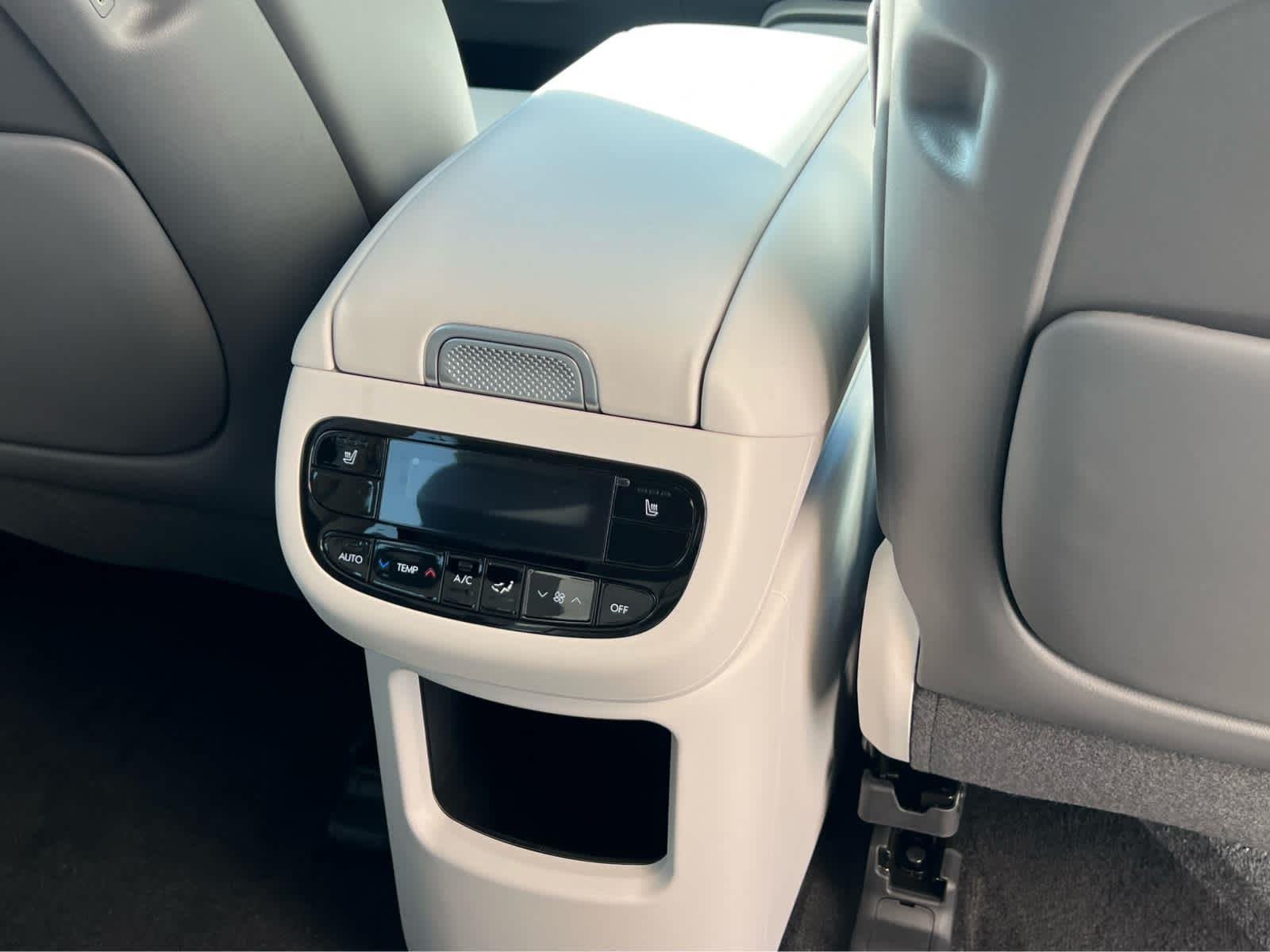2026 Hyundai IONIQ 9 SEL - Photo 24