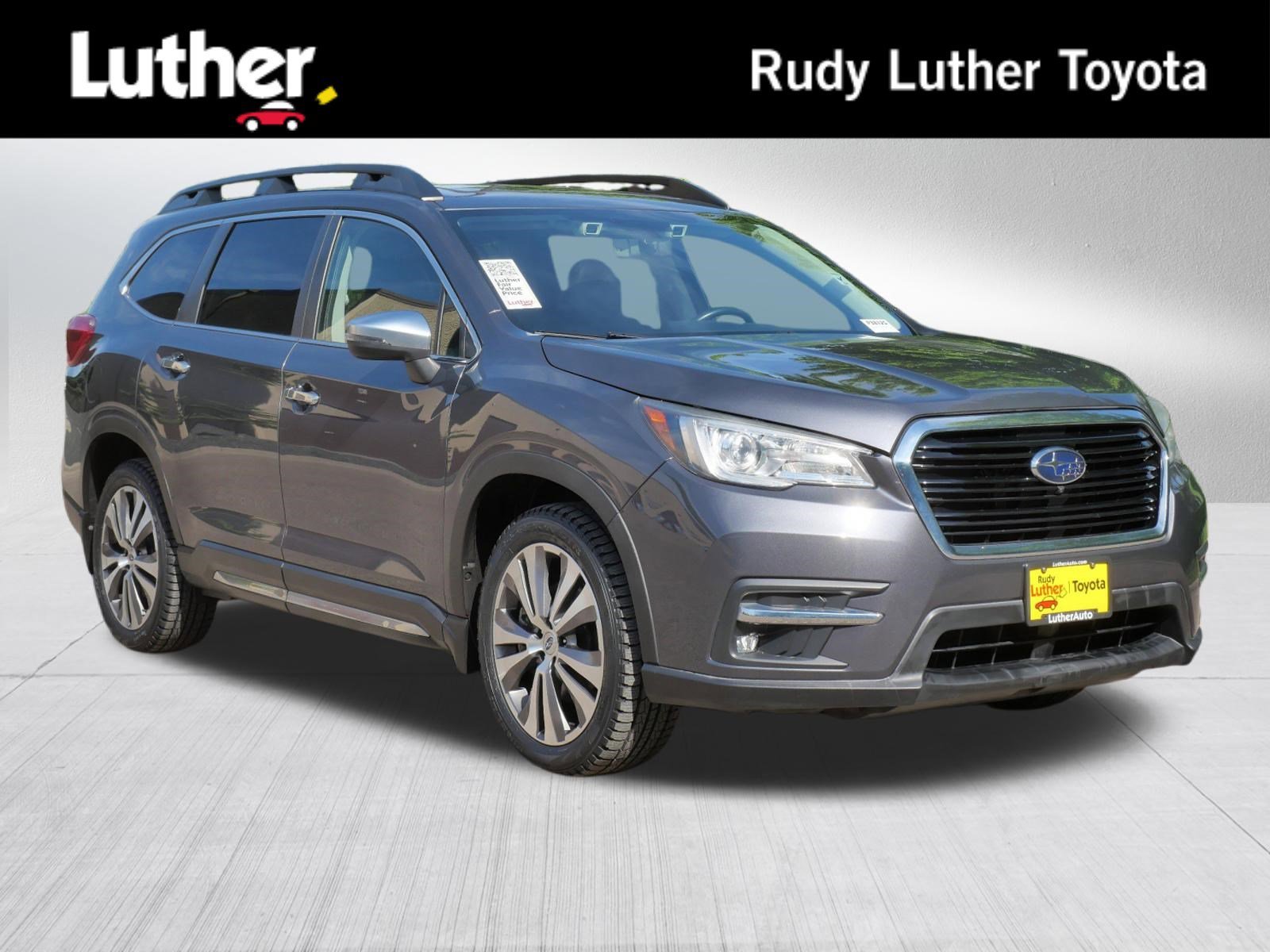 2019 Subaru Ascent Touring's photo
