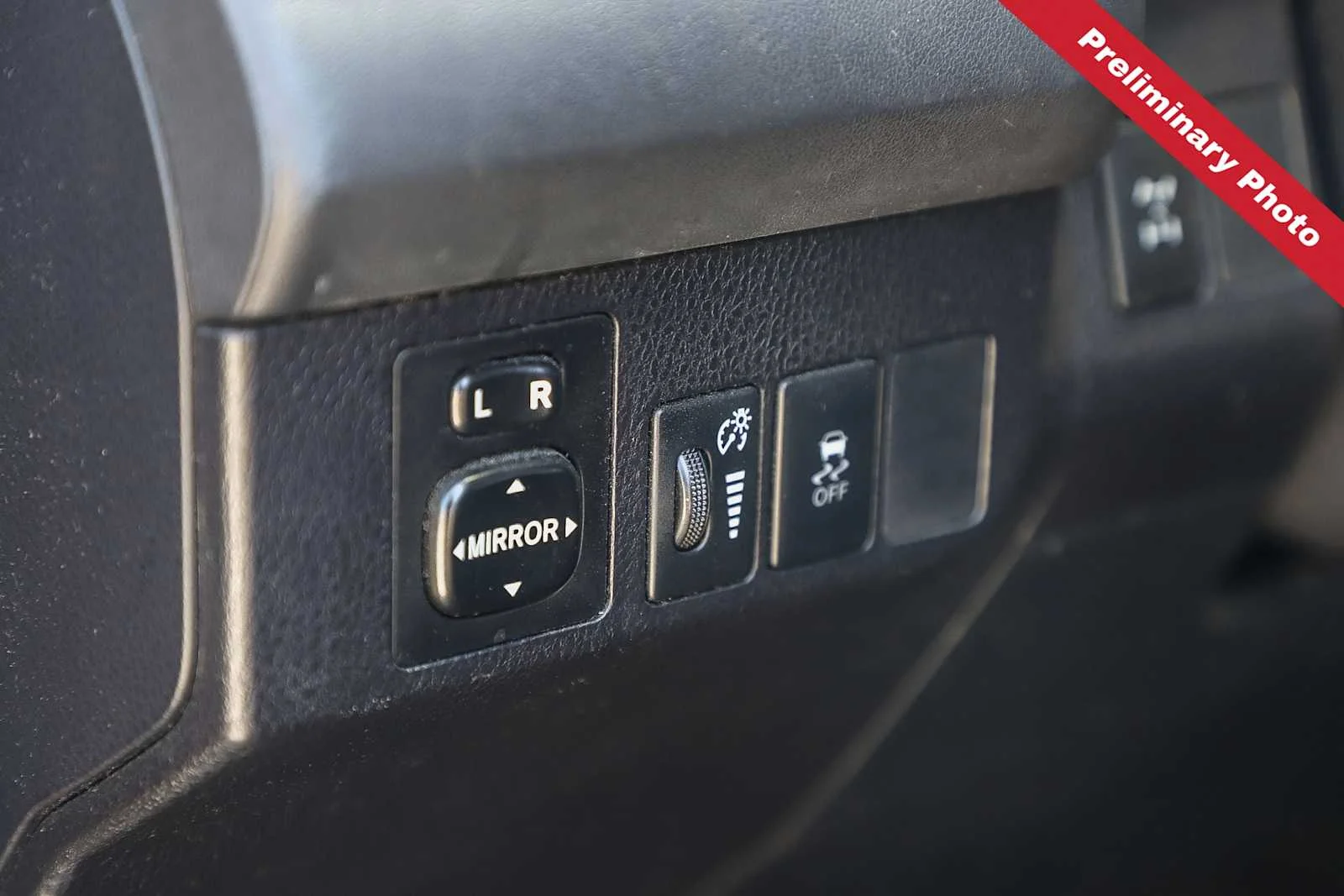 Used 2015 Black Toyota LE image 17