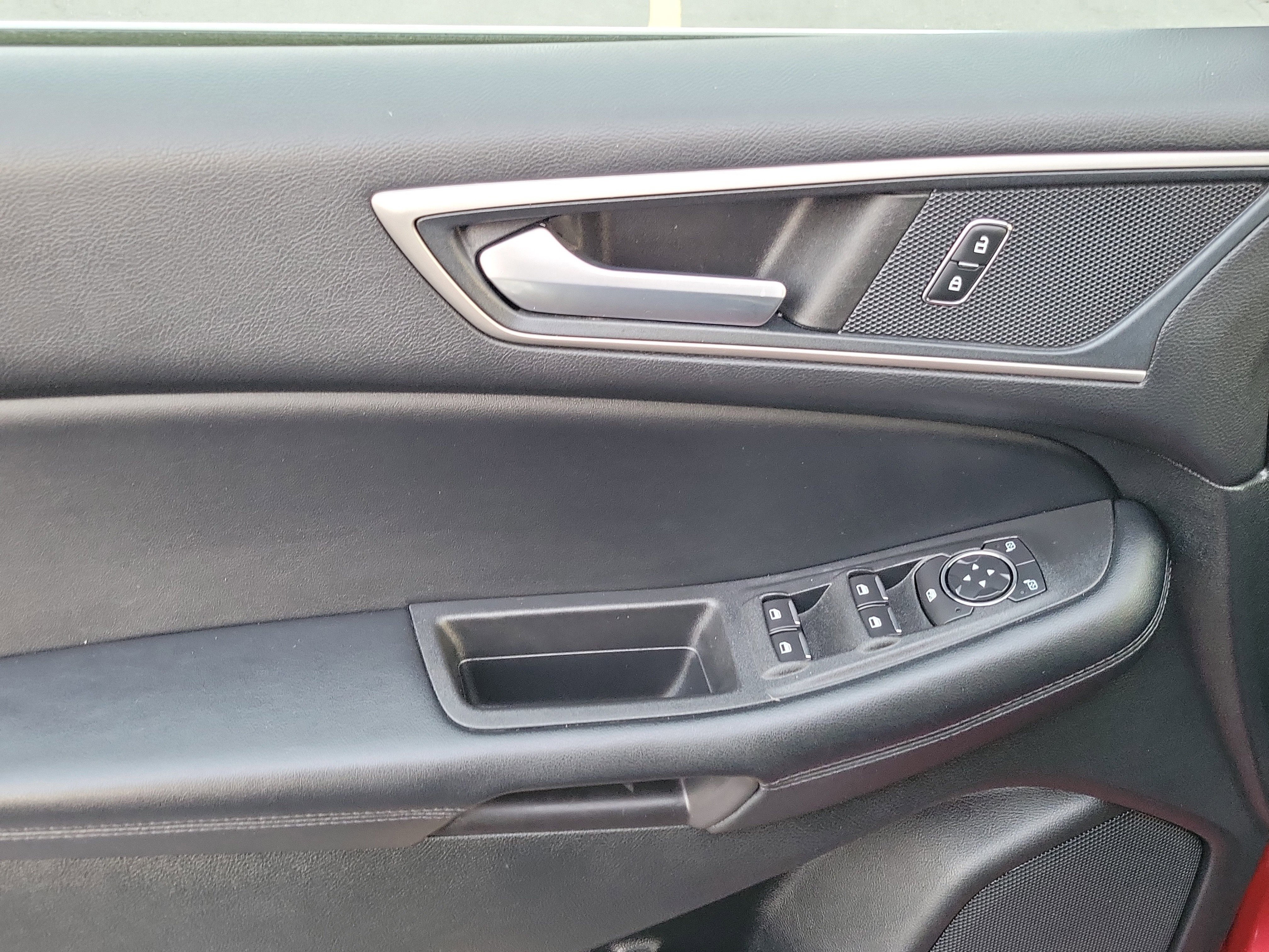 Used 2023 Red Ford  image 19