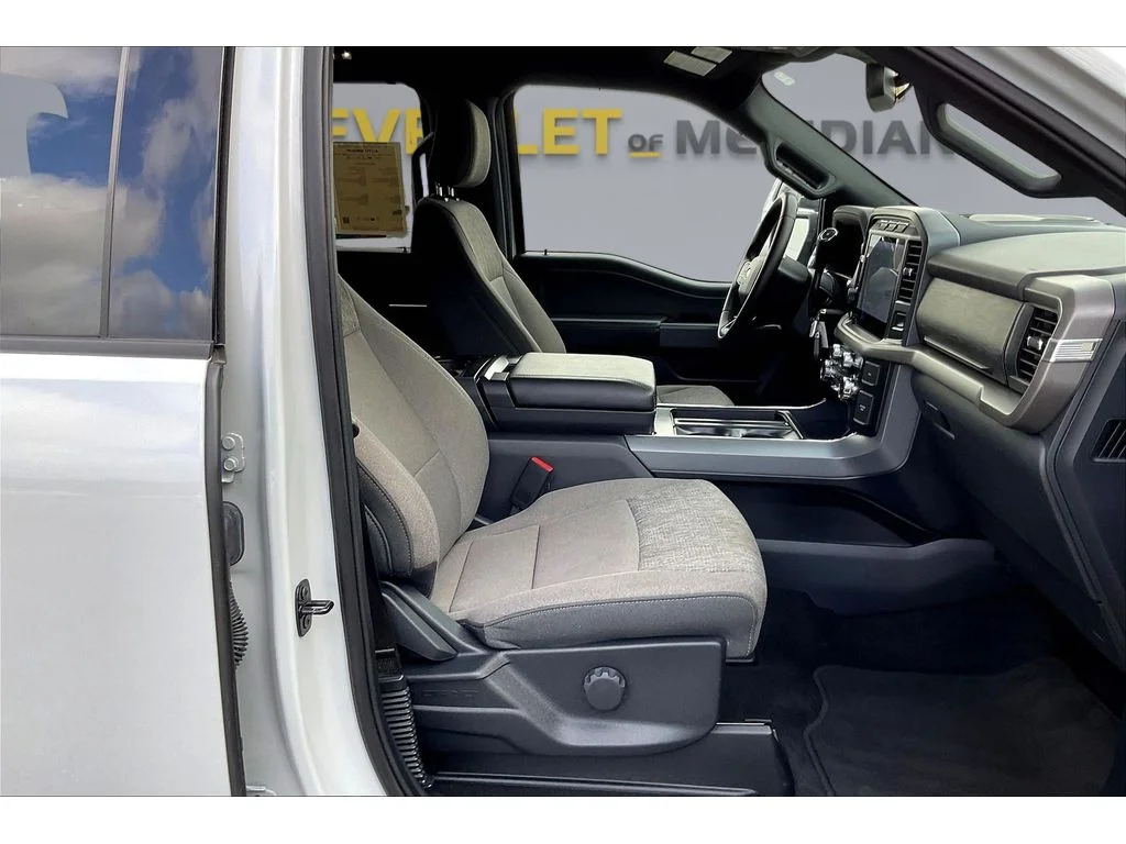 Used 2024  Ford XLT image 6