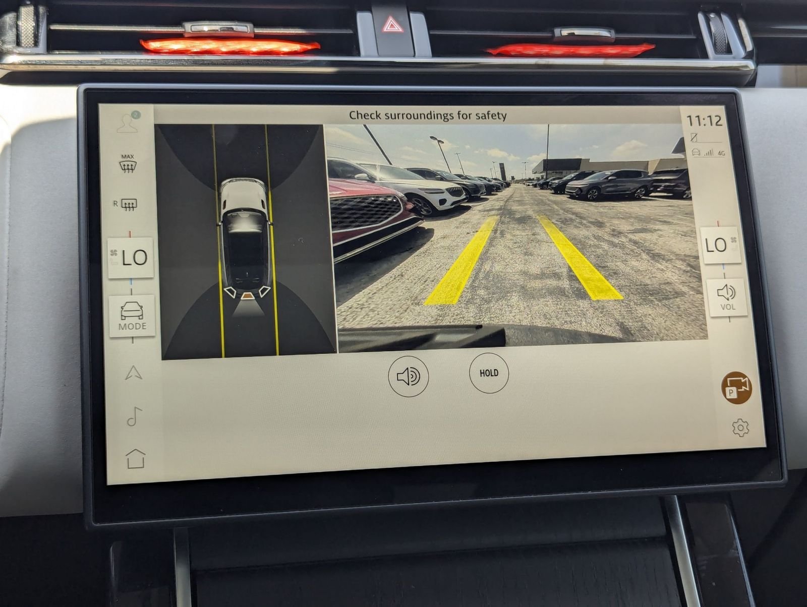 Used 2025  Land Rover S image 17