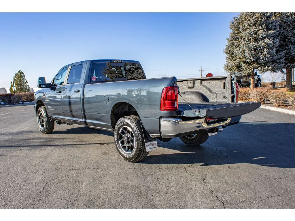 2026 RAM 3500 Laramie - Photo 9