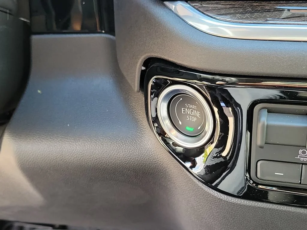 New 2026 Summit White Chevrolet LT (2FL) image 12