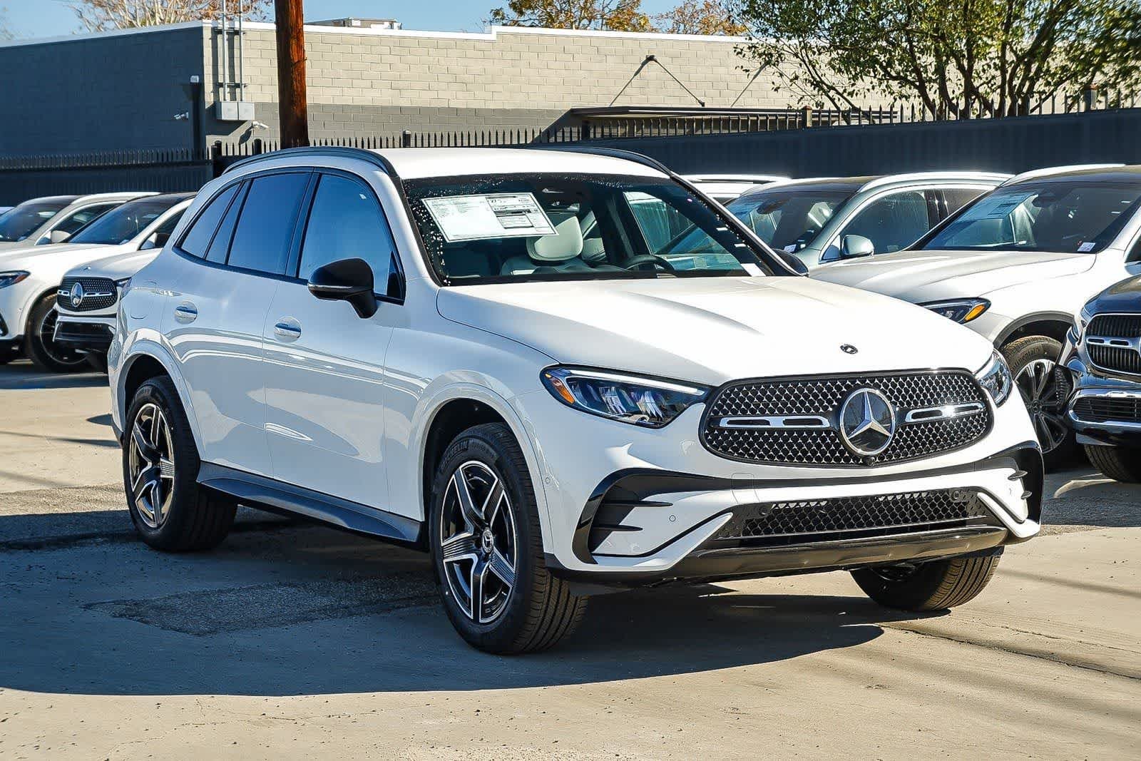 New 2026 Polar White Mercedes-Benz GLC 300 image 3