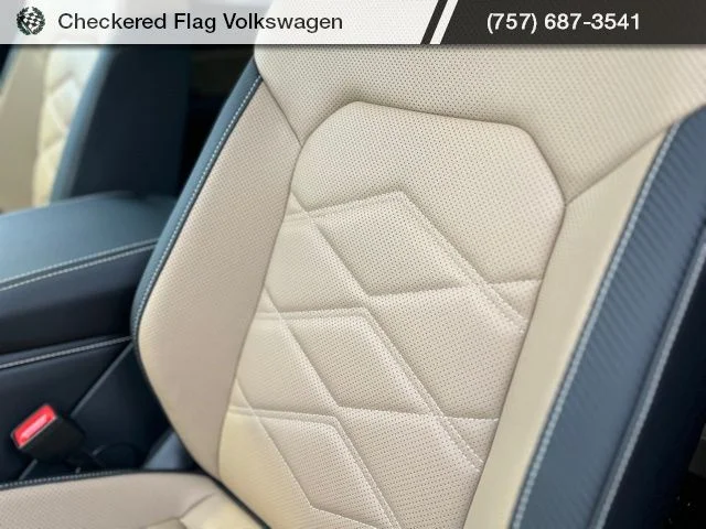 New 2026 White Volkswagen 2.0T SE w/Technology image 25