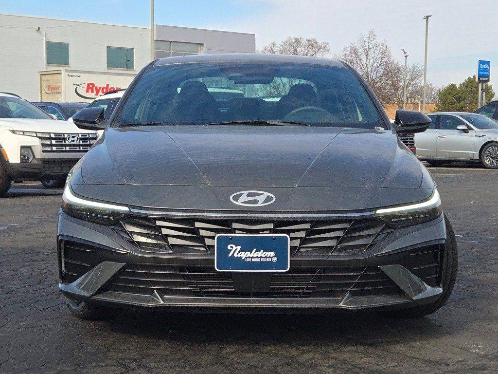 New 2026 Gray Hyundai SEL Sport Premium image 4
