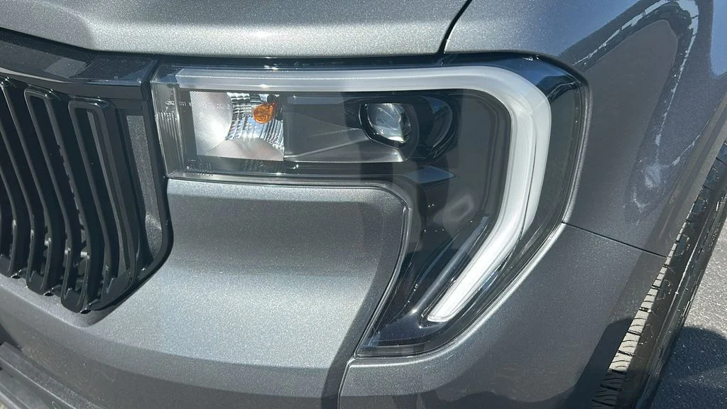 New 2025 Carbonized Gray Metallic Ford Lobo™ image 4