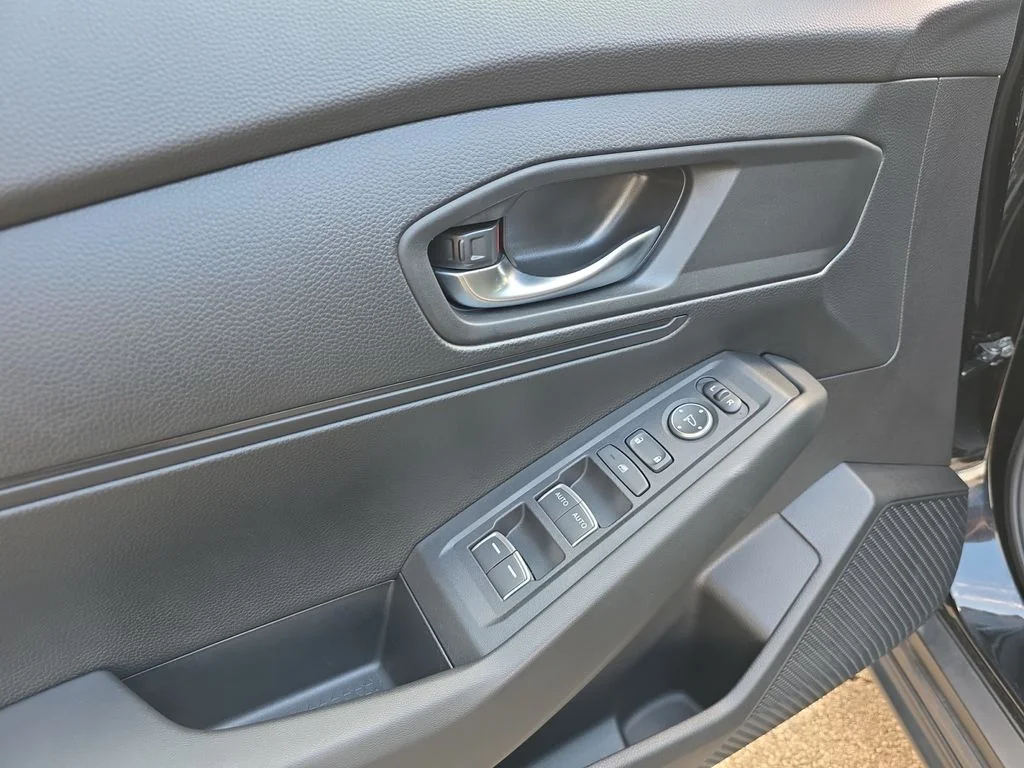 Used 2025 Crystal Black Pearl Honda LX image 20