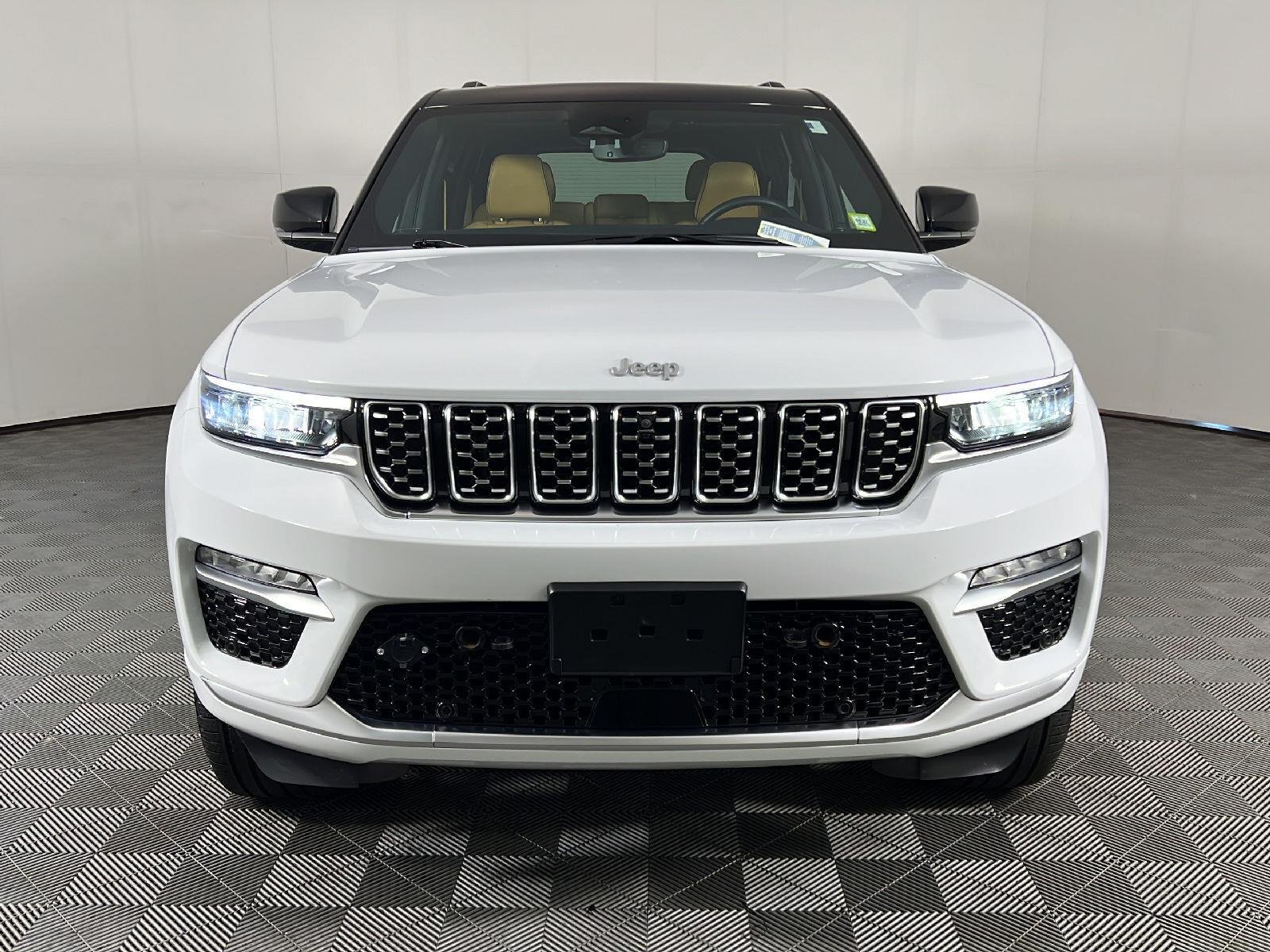 Used 2025 Bright White Clearcoat Jeep Summit image 2