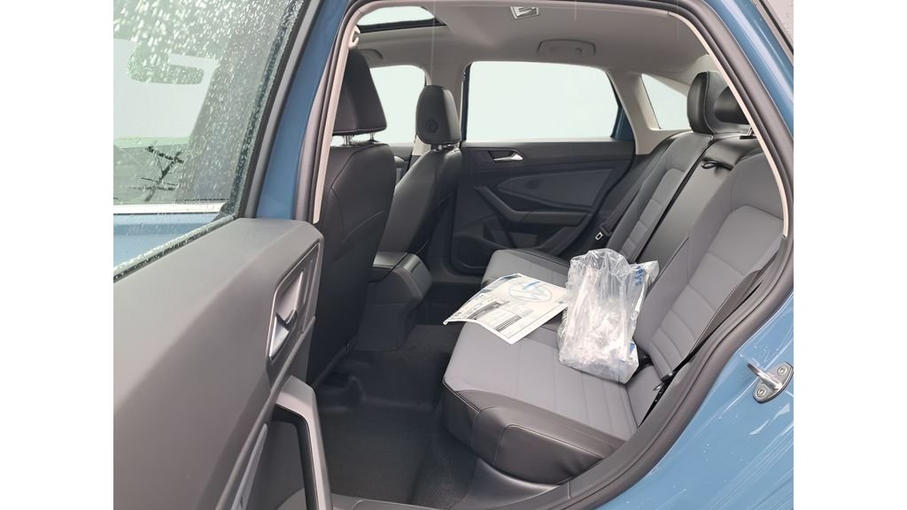 New 2026 Blue Volkswagen 1.5T SE image 12