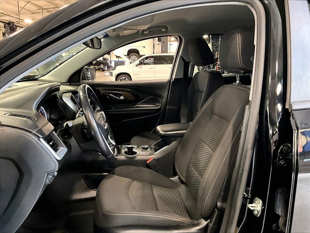 Used 2021 Black GMC SLE image 10