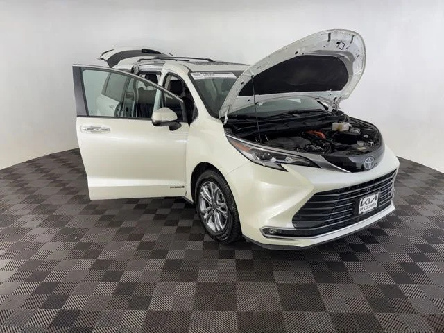 Used 2021 White Toyota Platinum image 14